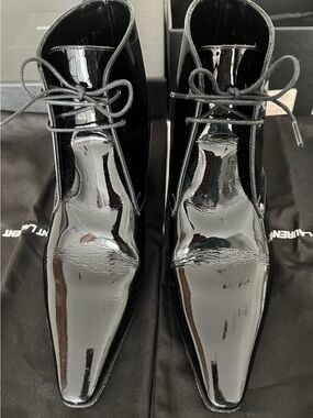 Saint Laurent Belle 45 Black Vernis Patent Leather Lace-Up Ankle Boots - Size 37